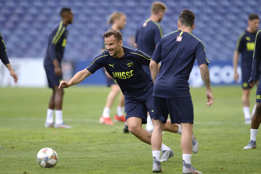 epa07625594 Switzerland&#039;s player Haris Seferovic (L) during a training session at Dragao stadium in Porto, Portugal, 04 June 2019. Switzerland will face Portugal in the 2019 UEFA Nations League s ...