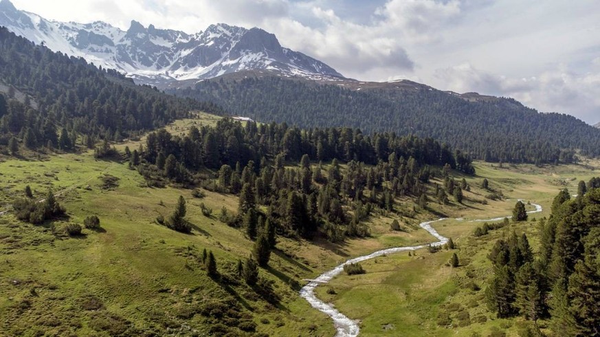 Rauszeit Gewässerperlen WWF Clemgia Engadin Fluss Schweiz