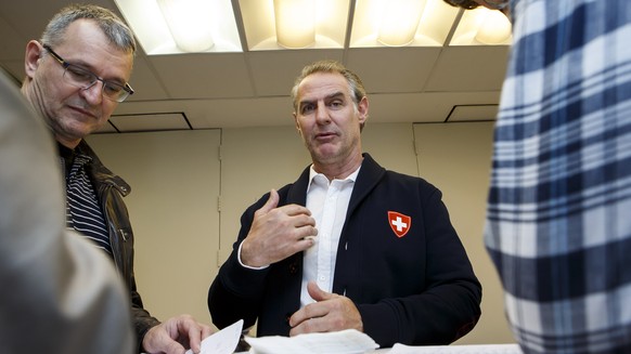 Felix Hollenstein, assistant coach of Switzerland national ice hockey team, speaks to the reporters, during a briefing media of the Swiss staff, at the IIHF 2016 World Championship, in Moscow, Russia, ...