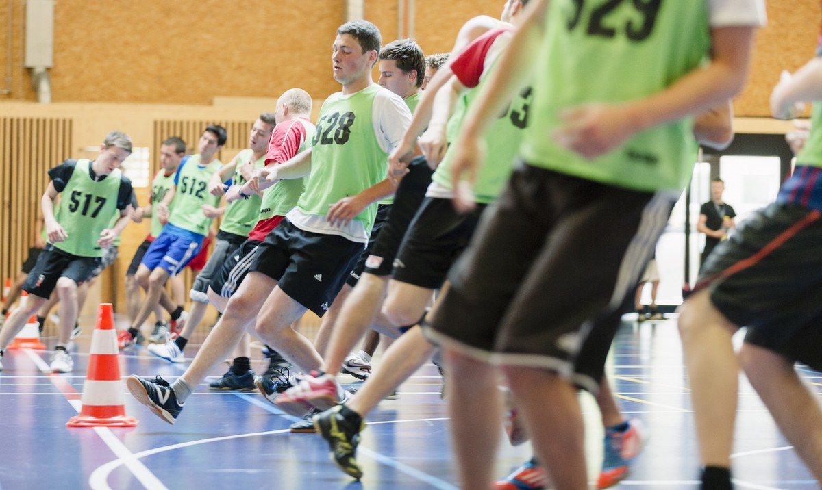 Young men during the progressive endurance test, pictured on August 5, 2013, in a recruitment center of the Swiss Armed Forces in Rueti, canton of Zurich, Switzerland. Persons required to enlist from  ...