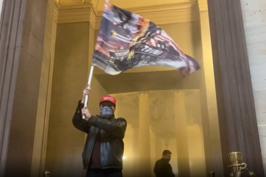 Die umstrittene Online-Hass-Plattform Parler plant ein Comeback