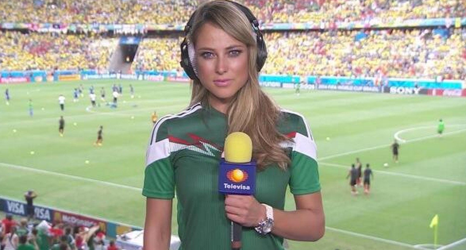 Vanessa Huppenkothen moderierte an der WM die Spiele von Mexiko. Gestern stand sie leider nicht im Einsatz, die männlichen Berufskollegen machten ihren Job aber ebenfalls hervorragend.