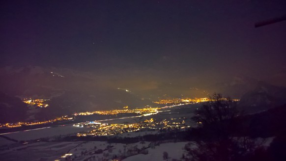 So knipst du bei schlechtem Licht sogar mit dem Handy gute FotosÂ 
Am besten gelingen Nachtaufnahmen, wenn man den Fokus, die Empfindlichkeit und die Verschlusszeit auch am Smartphone manuell einstell ...