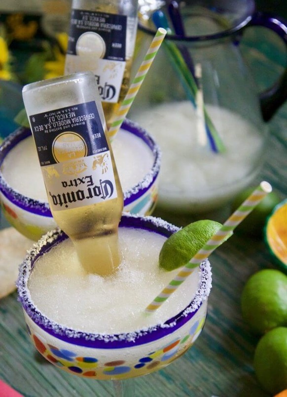 corona rita cocktail mexican car crash bulldog trinken drinks bier tequila margarita mexiko http://tipsybartender.com