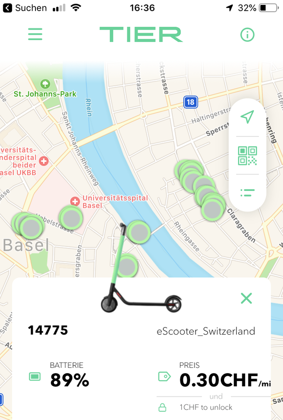 Tier-Scooter warten in Basel auf Nutzer.&nbsp;