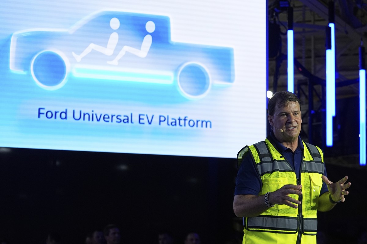 Ford CEO Jim Farley speaks at the Louisville Assembly Plant, Monday, Aug. 11, 2025, in Louisville, Ky. (AP Photo/Darron Cummings)
Jim Farley