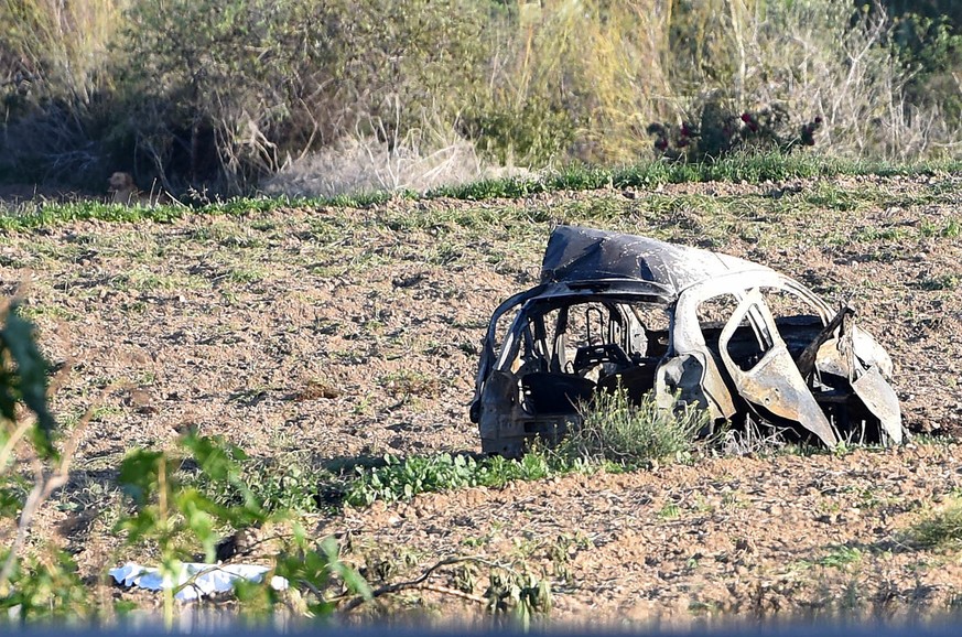 Nach Polizeiangaben starb Daphne Caruana Galizia, als eine unter ihrem fahrenden Auto angebrachte Bombe explodierte.