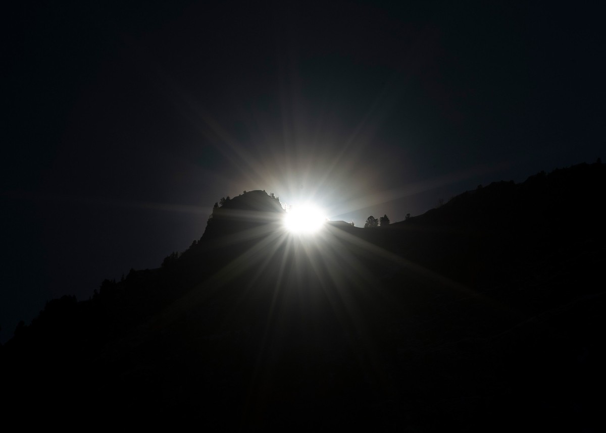 Lütschental, den 25.2.2024. Im Dorf gibt es im Winter fast keine Sonne. Die Sonne kommt erst zurück in Februar.
Photo: Sébastien Anex