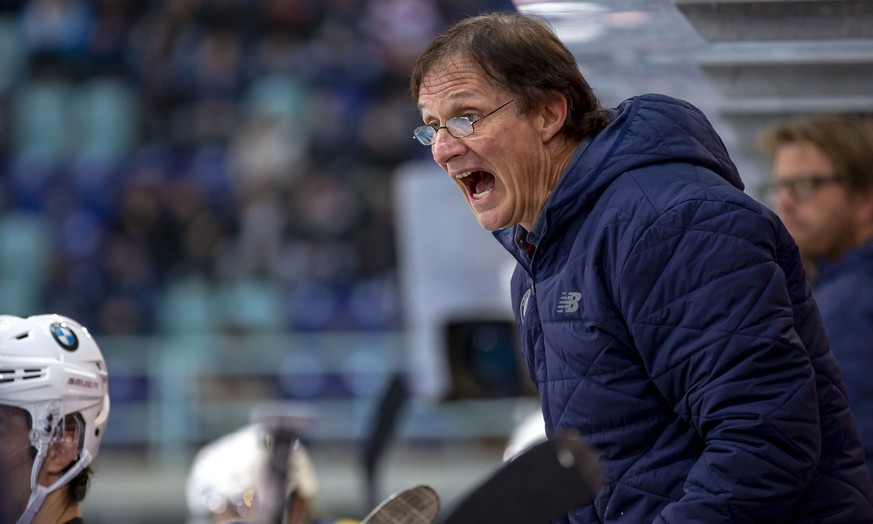 HC Davos Cheftrainer Arno Del Curto waehrend dem Eishockey-Meisterschaftsspiel der National League zwischen den SC Rapperswil-Jona Lakers und dem HC Davos am Dienstag, 30. Oktober 2018, in Rapperswil. ...