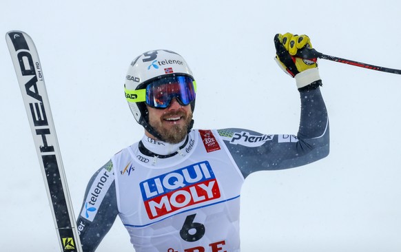 epa07355198 Kjetil Jansrud of Norway reacts in the finish area during the Men&#039;s Downhill race at the FIS Alpine Skiing World Championships in Are, Sweden, 09 February 2019. EPA/VALDRIN XHEMAJ