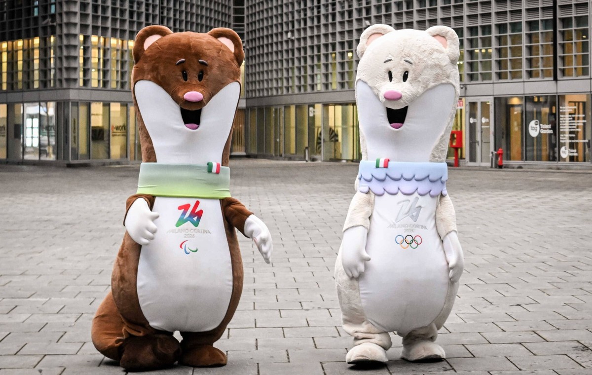 Mascots of Cortina 2026 Winter Olympics, Milano, Italy - 27 Feb 2024 The mascots of Milano Cortina 2026, Tina R and Milo L pose in Piazza Lombardia in Milan, Italy, 27 February 2024. 27 Feb 2024, PUBL ...