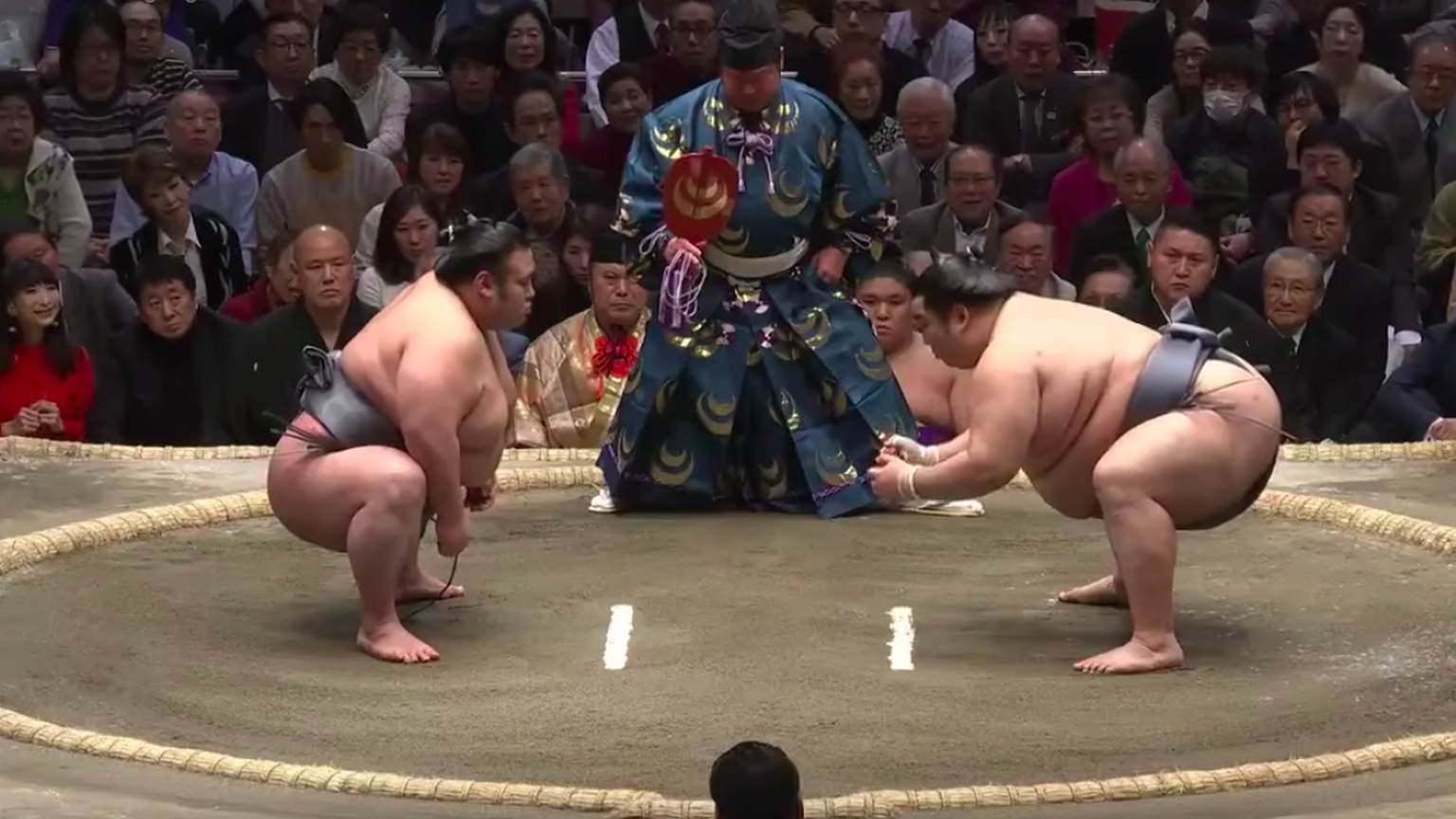 Gleich prallen sie aufeinander: Takakeisho (links) fordert Tokushoryu.