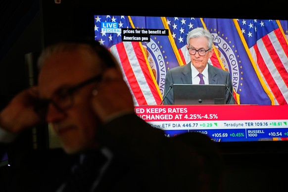 A television displays Fed chairman Jerome Powell speaking on the floor at the New York Stock Exchange in New York, Wednesday, July 30, 2025. (AP Photo/Seth Wenig)
Financial Markets Wall Street Federal ...