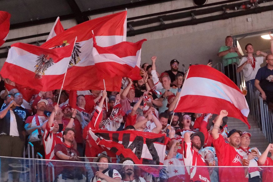 IIHF - World Championship, WM, Weltmeisterschaft - Austria vs Germany - Austrian fans Zurich Swiss Life Arena Z�rich Schweiz Copyright: xSergioxBrunettix