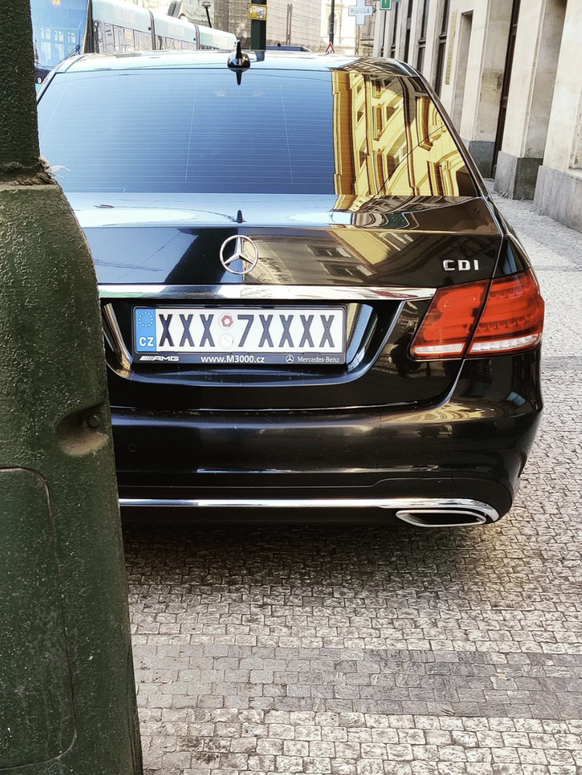 Interessantes Auto Kennzeichen