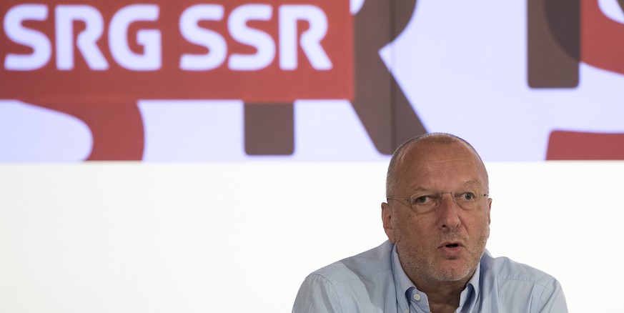 Roger de Weck, Generaldirektor der SRG, spricht an einem Medienfruehstueck ueber den Service Public von SRG SSR, am Dienstag, 4. Oktober 2016, in Bern. (KEYSTONE/Peter Schneider)