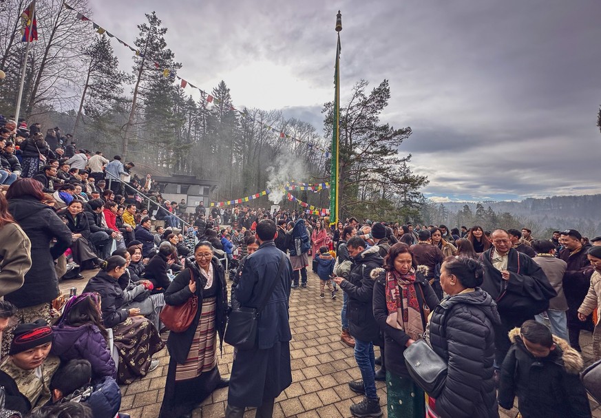 Über 1000 Tibeter versammelten sich in Rikon.