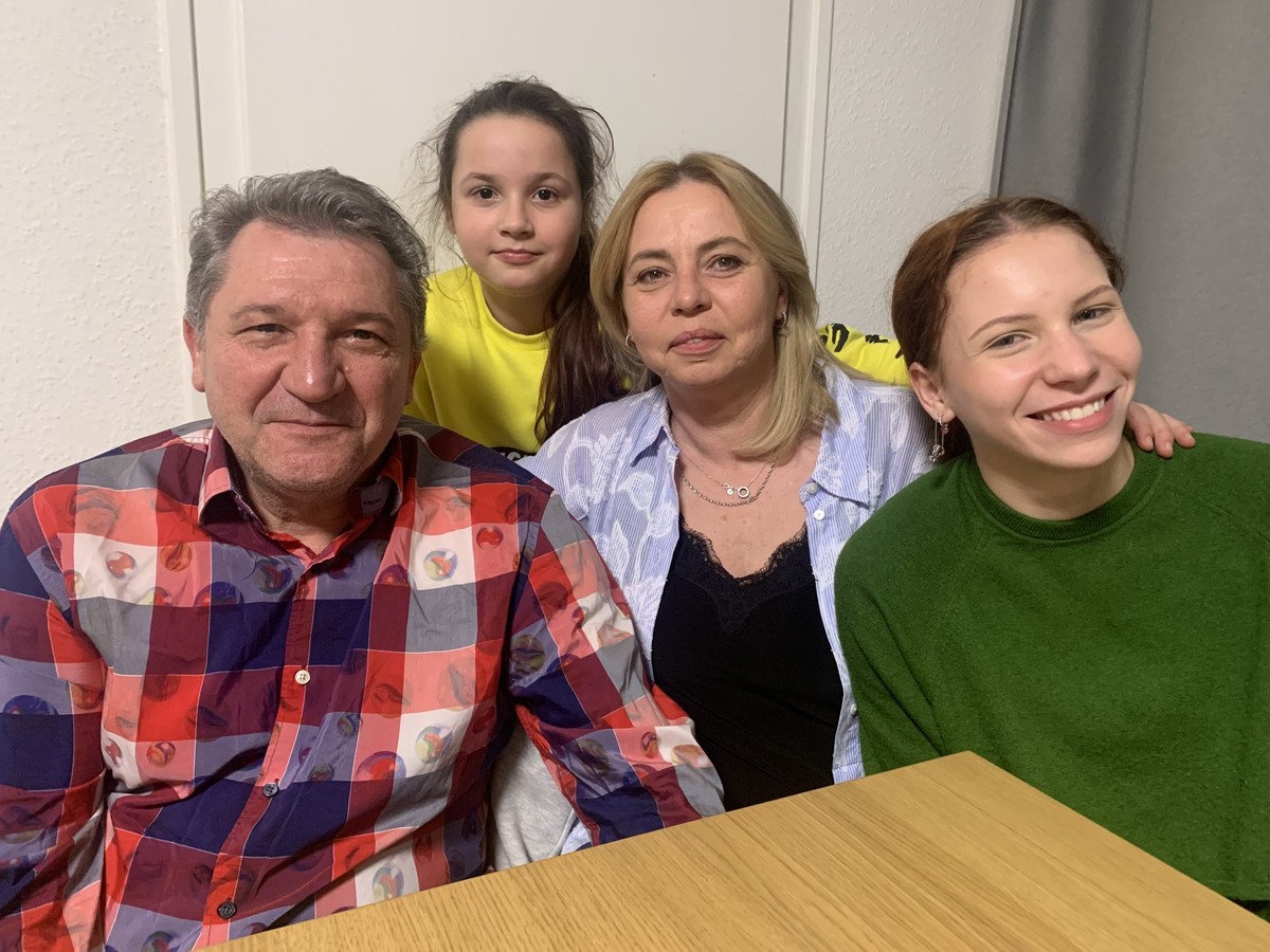 De gauche à droite: Serhii, Olexandra, Larysa et Sofiia.
