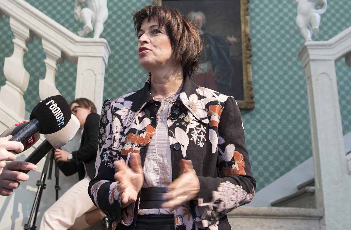 Bundespraesidentin Doris Leuthard spricht an einem Point de Presse nach der Sitzung "extra muros" am Mittwoch, 29. Maerz 2017 in Solothurn. Die Landesregierung tagt in Solothurn und trifft s ...