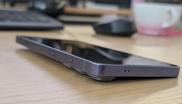 Bei der Platzierung der Kamera sollte Samsung nochmals über die Bücher.