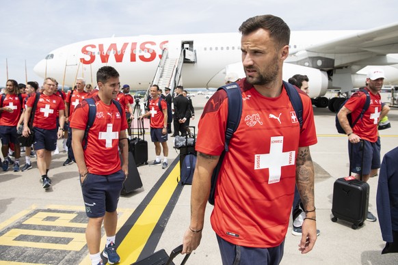 Haris Seferovic der Schweizer Nationalmannschaft nach ihrem Ausscheiden im Viertelfinal der Fussball Europameisterschaft 2020 am Flughafen in Zuerich empfangen, aufgenommen am Samstag, 3. Juli 2021. ( ...