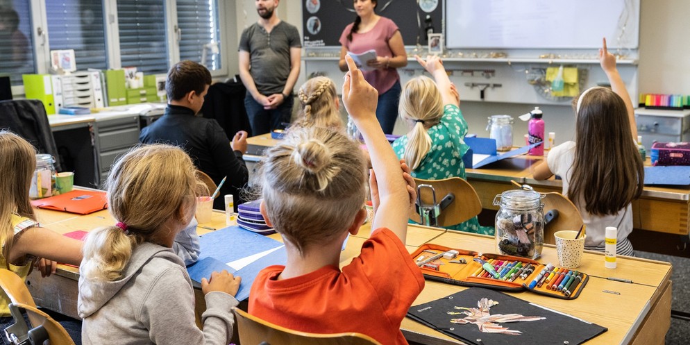 Auf der Primarstufe werden besonders viele Lehrpersonen gesucht.