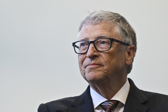 FILE - Bill Gates reacts during a visit with Britain&#039;s Prime Minister Rishi Sunak at the Imperial College University, in central London, Feb. 15, 2023. (Justin Tallis/Pool Photo via AP, File)
Bil ...