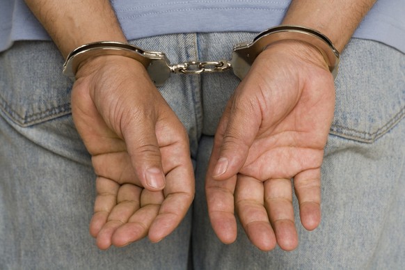 Die Falle der Polizei schnappt zu – die Chemikalie hat den mutmasslichen Täter überführt.