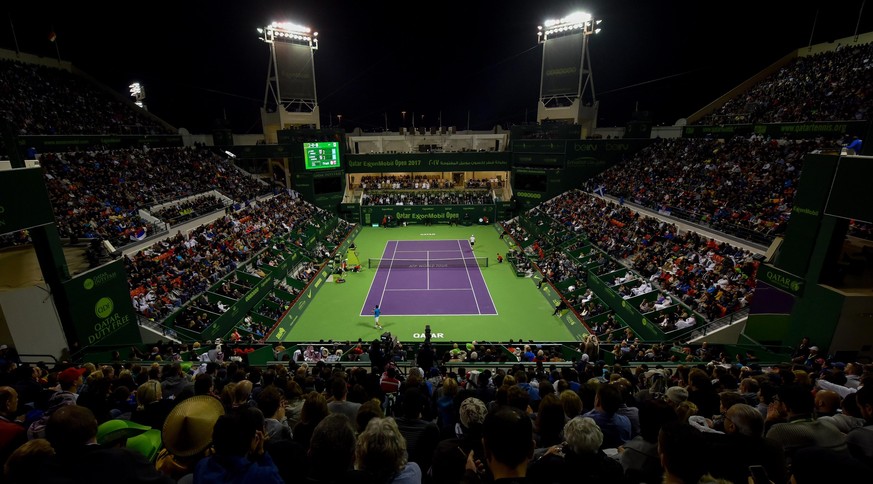 epa05703763 A general view of the final match between Novak Djokovic of Serbia and Andy Murray of Great Britain for the ATP Qatar Open tennis tournament at the Khalifa Tennis Complex in Doha, Qatar, 0 ...