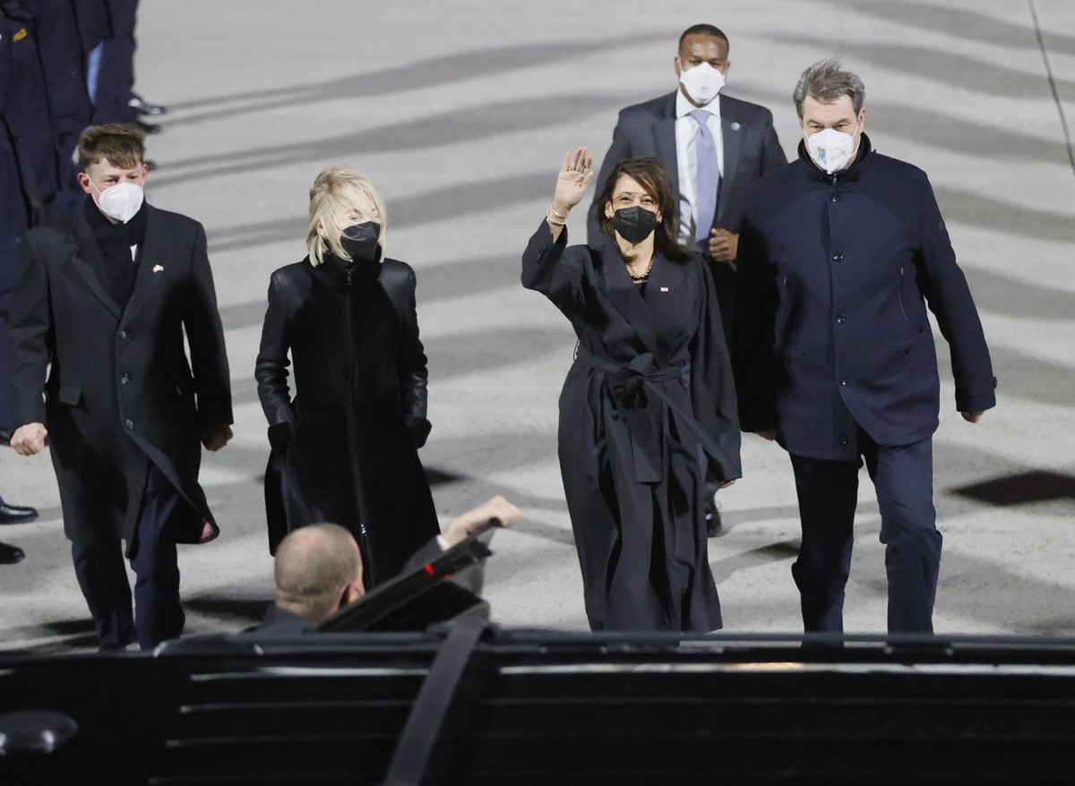 epaselect epa09767520 US Vice President Kamala Harris (2-R), the State Governor of Bavaria Markus Soeder (R) and US ambassador Amy Gutmann (2-L) at Harris' arrival for the 58th Munich Security Co ...