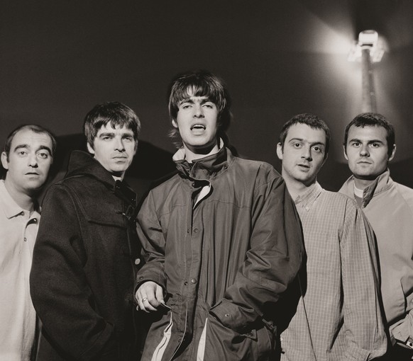 Oasis, damals in den 1990ern: "The last real rock'n'roll band."
https://styles.redditmedia.com/t5_2sic7/styles/image_widget_5bgbwn1p6ga61.jpg?format=pjpg&s=174d32072a0110b29838 ...