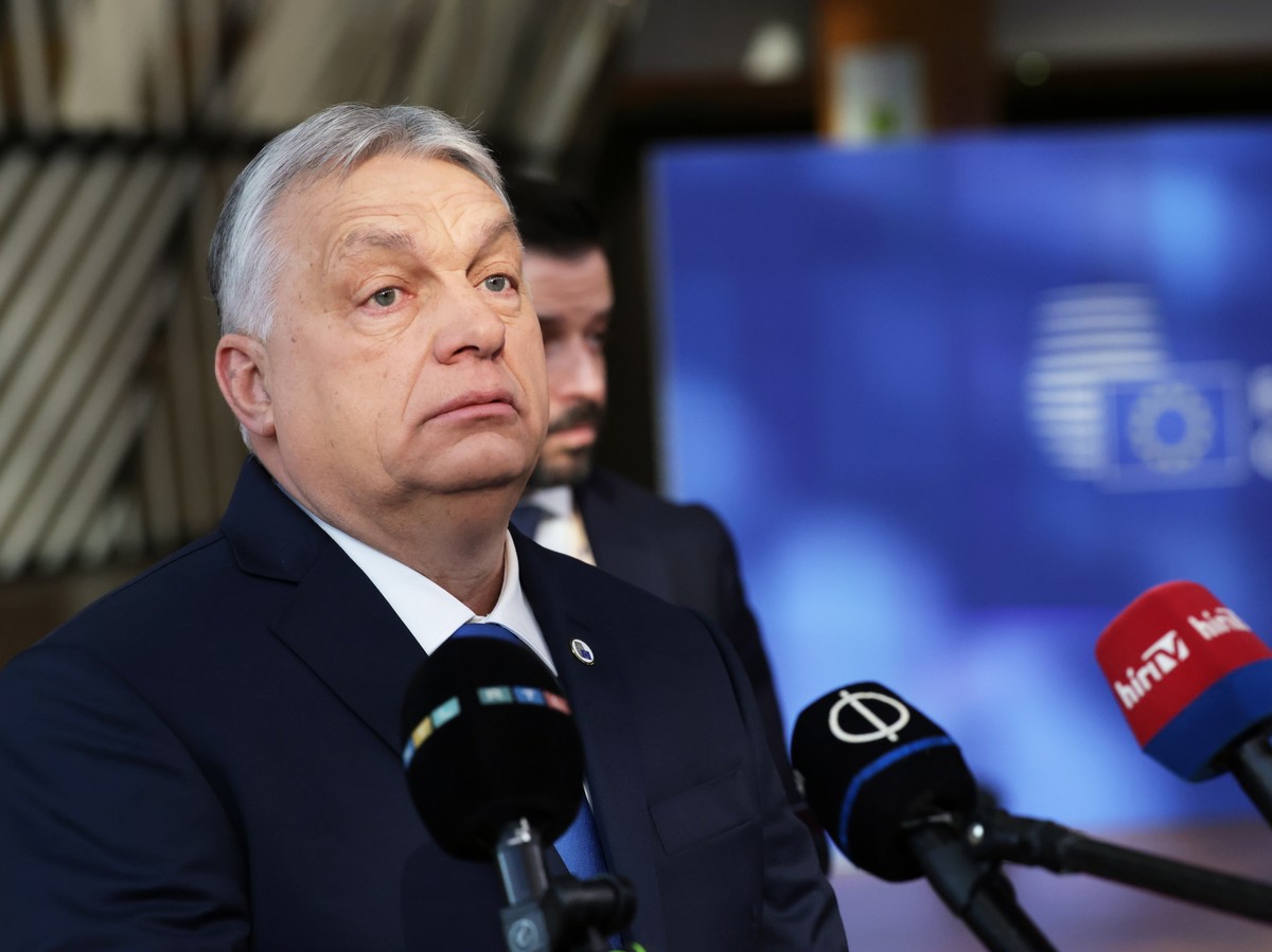 epa12832059 Hungarian Prime Minister Viktor Orban arrives for a formal meeting of the members of the European Council in Brussels, Belgium, 19 March 2026. Leaders are expected to discuss the situation ...