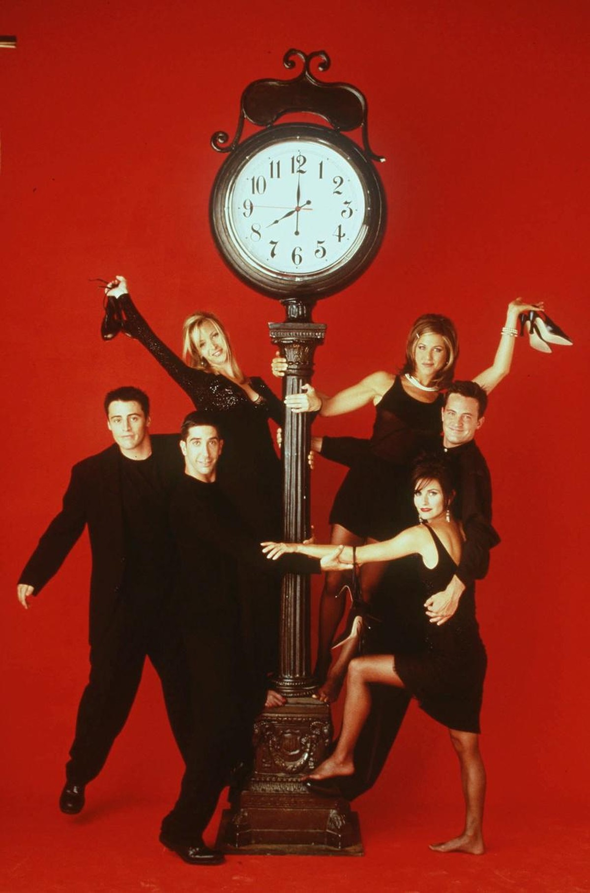 The cast of the NBC show "Friends," pose in this undated file photo. Clockwise from bottom left; David Schwimmer, Matt LaBlanc, Lisa Kudrow, Jennifer Aniston, Matthew Perry and Courteney Cox ...