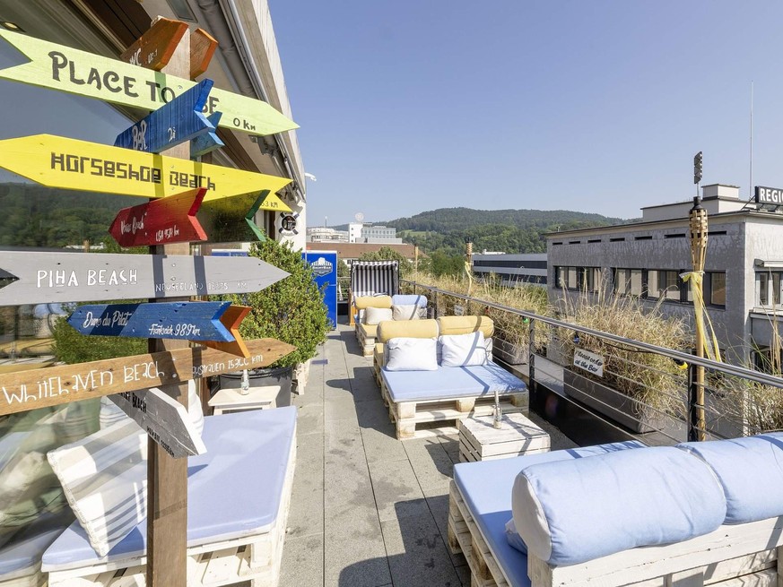 Ein Schlummertrunk auf der Dachterrasse «SichtBar» lohnt sich auch, wenn man nicht im dazugehörigen Hotel übernachtet.