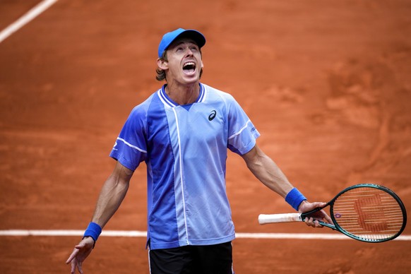 Australia&#039;s Alex De Minaur celebrates winning his fourth round match of the French Open tennis tournament against Russia&#039;s Daniil Medvedev at the Roland Garros stadium in Paris, Monday, June ...