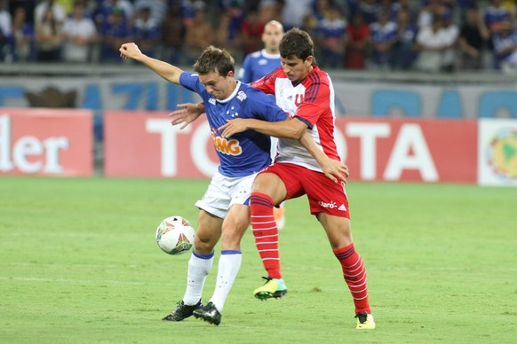 Dagoberto (l.) lässt weder Panzerknacker noch Gegenspieler ran.