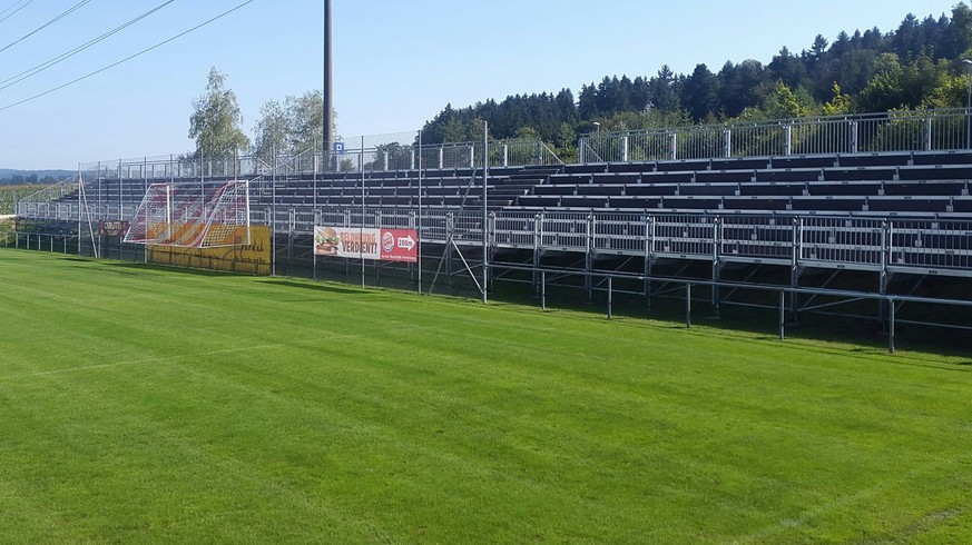 Zusatztribünen wurden errichtet, Seuzach rechnet mit rund 3000 Fans.&nbsp;3500 Würste hat der Klub bestellt und 2600 Liter Bier.