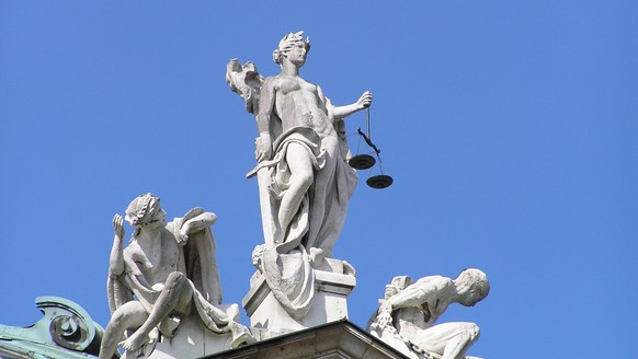 Justitia (Justizpalast München) (Bild: wikipedia)