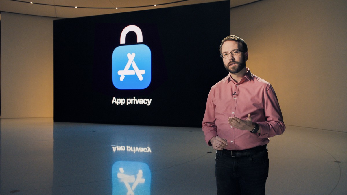 epa08502463 Handout video still image released by Apple showing Apple's Erik Neuenschwander speaking in the WWDC video during the 2020 Apple Worldwide Developers Conference (WWDC) at Steve Jobs T ...