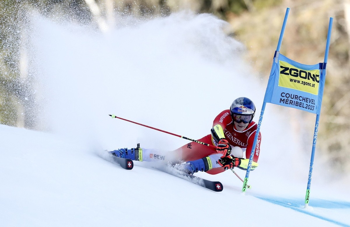 La France propose d'organiser la descente, le combiné et le géant à Courchevel-Méribel, là où Marco Odermatt a décroché deux titres mondiaux en 2023.
