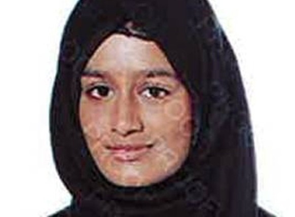epa07369268 (FILE) - A handout photo made available by the London Metropolitan Police Service(MPS) on 20 February 2015 showing Shamima Begum one of three schoolgirls at Gatwick Airport, southern Engla ...
