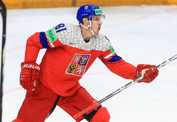 epa11368334 Dominik Kubalik of Czech Republic (R) celebrates with teammates after scoring during the semi final match between Sweden and Czech Republic at the IIHF Ice Hockey World Championship 2024 a ...