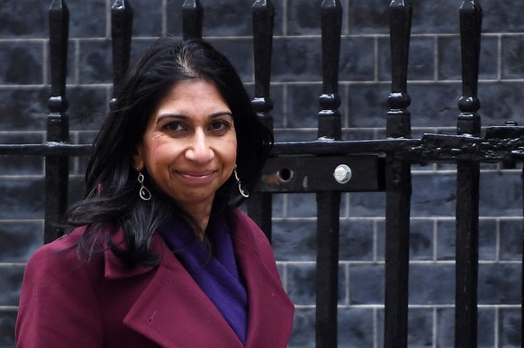 epa10494003 British Home Secretary Suella Braverman arrives at 10 Downing Street for Cabinet briefing in London, Britain, 27 February 2023. Britain and the EU are close to deal on Brexit checks in Nor ...