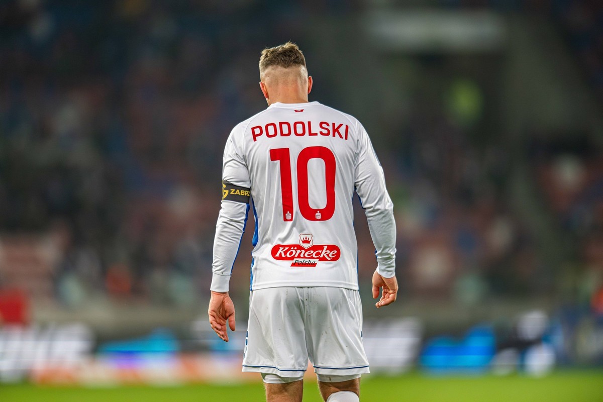 ZABRZE ARENA ZABRZE CITY ZABRZE 15.02.2025 PKO BP EKSTRAKLASA MECZ LIGOWY PILKA NOZNA SEZON 2024/2025 POLISH FOOTBALL TOP LEAGUE SEASON 2024/2025 GORNIK ZABRZE vs RADOMIAK RADOM EKSTRAKLASA GAME BETWE ...