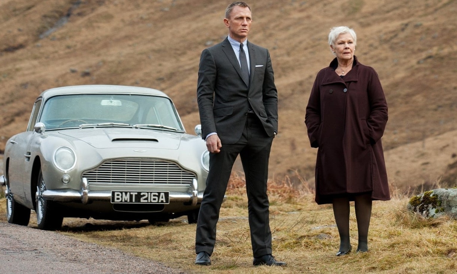 james bond skyfall aston martin db5 daniel craig dame judi dench M film movie 007 https://www.007.com/