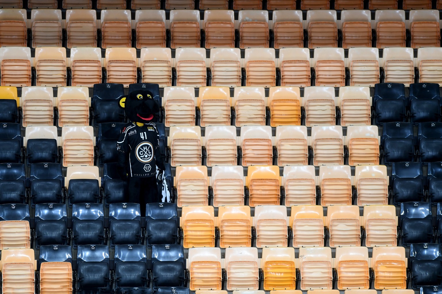 The mascot of Lugano in the Corner Arena, during the preliminary round game of National League Swiss Championship 2019/20 between HC Lugano and HC Ambri Piotta at the ice stadium Corner Arena in Lugan ...