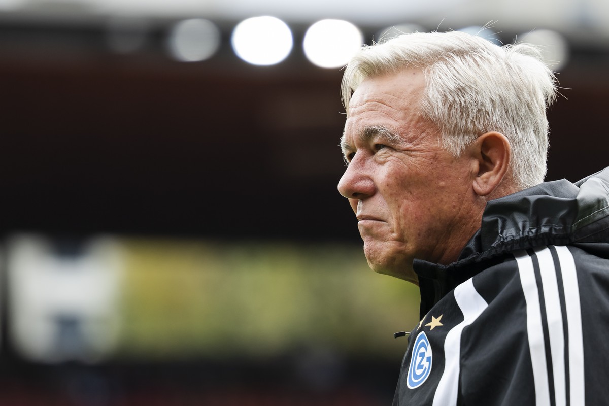 Trainer Olaf Janssen (GC), vor dem Fussball Meisterschaftsspiel der Swiss Super League zwischen dem Grasshopper Club Zuerich (GC) und den BSC Young Boys, YB, am Sonntag, 11. Oktober 2026, im Stadion L ...