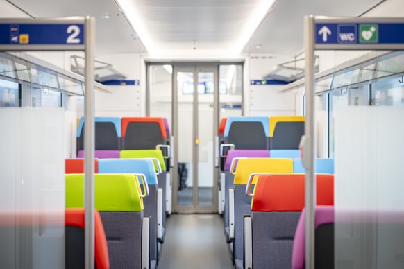 Ein Blick in ein Flirt Evo Zug der Thurbo, aufgenommen waehrend einer gemeinsamen Praesentation der SBB, Thurbo und RegionAlps von neuen Flirt Evo Zuegen der Stadler Rail, in der Instandhaltungsanlage ...
