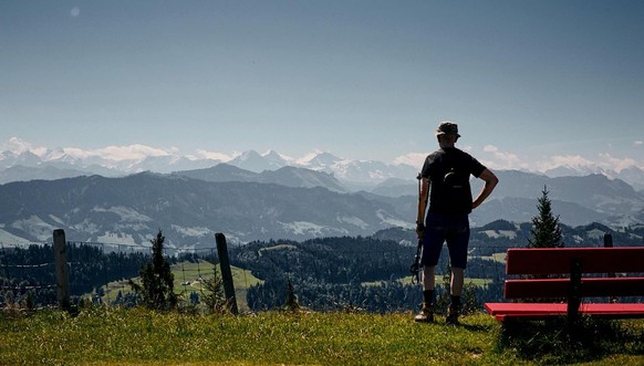 Die Aussicht vom Napf auf die Berner Alpen.