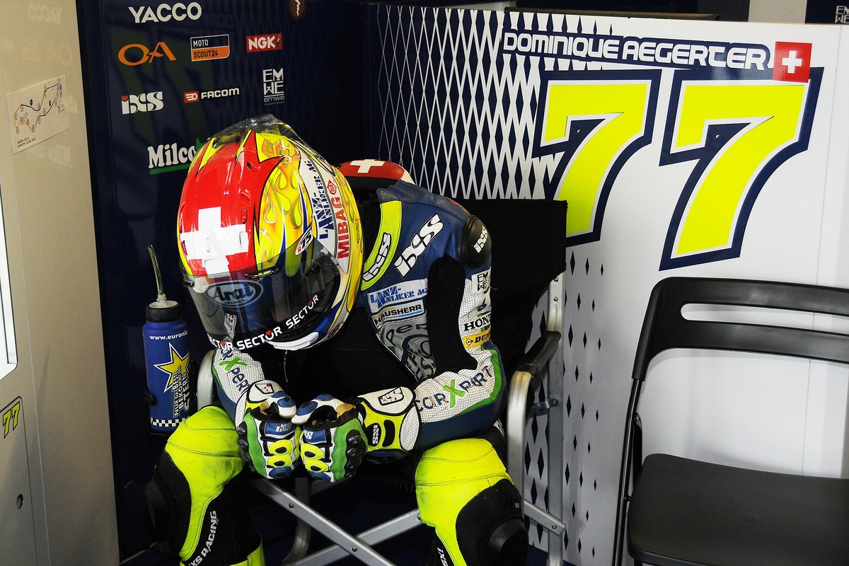 Aegerter fällt vom zweiten Startplatz auf Rang 21 zurück.